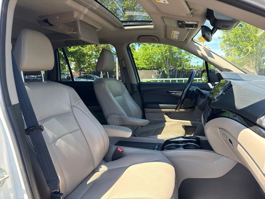 Used 2019 White Diamond Pearl Honda Elite image 26