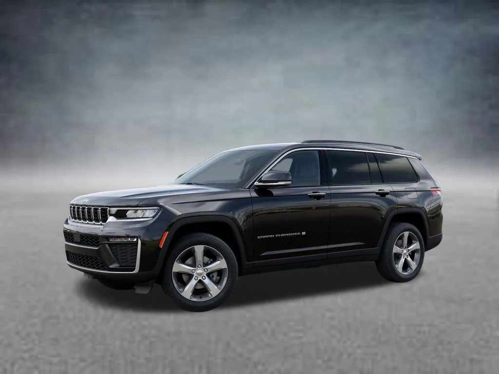New 2026 Diamond Black Crystal Pearl-Coat Exterior Paint Jeep Limited image 2