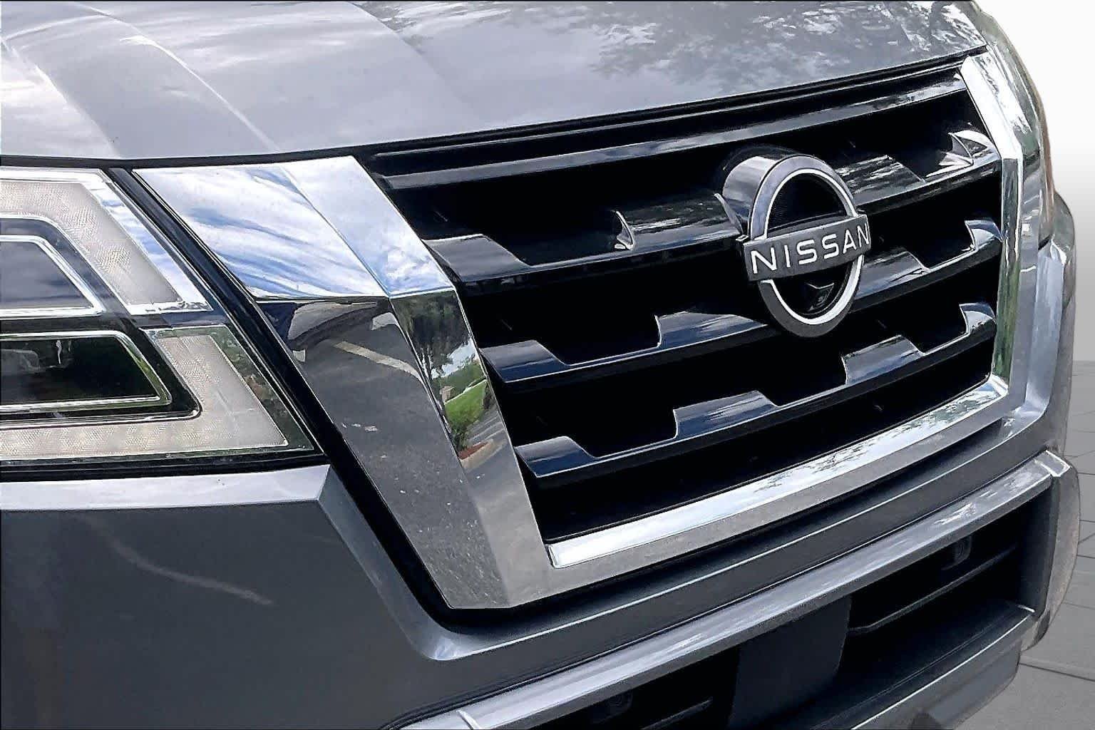 Used 2022 Gun Metallic Nissan SL image 31
