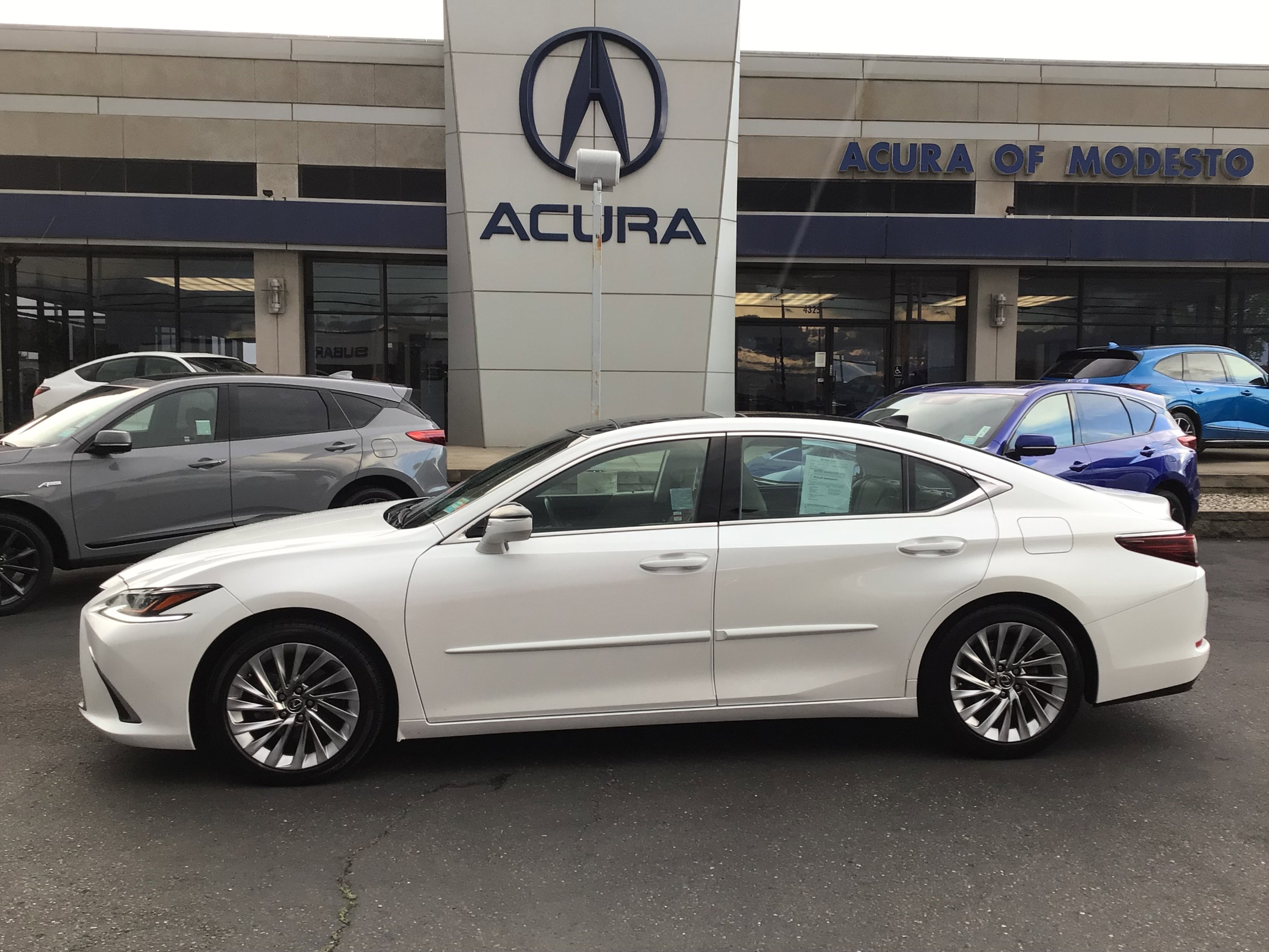 2019 Lexus ES 350 350 Ultra Luxury's photo