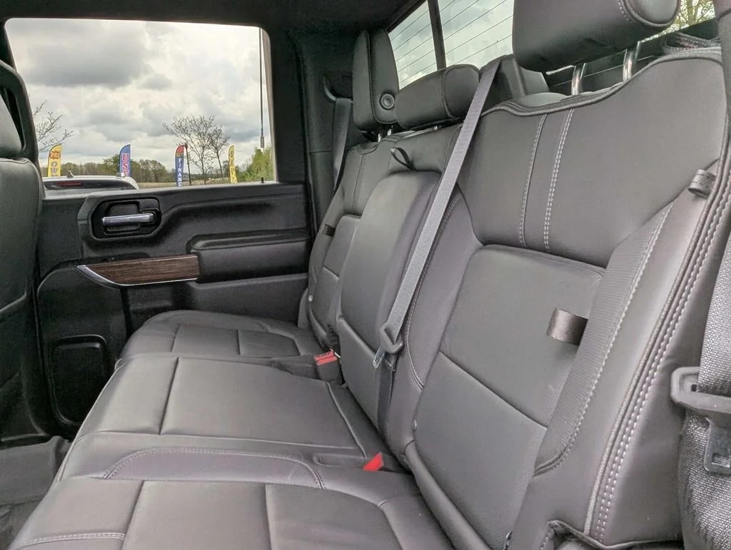Used 2021 White Chevrolet High Country image 12