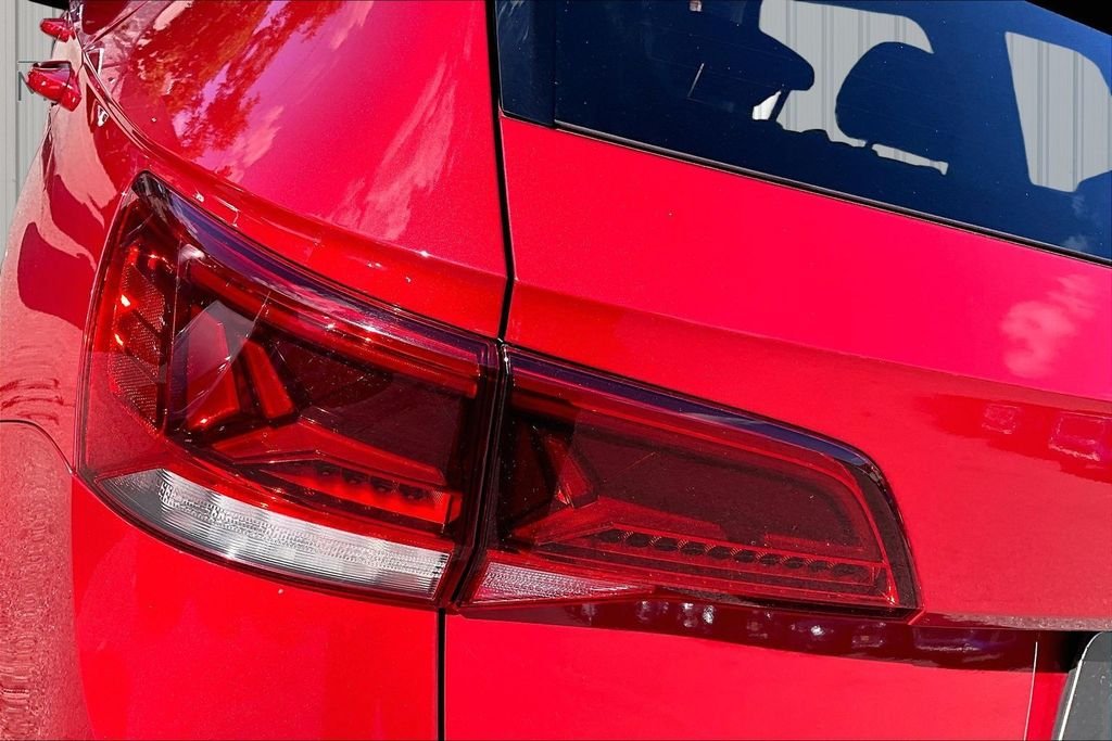 Used 2023 Red Volkswagen 1.5T SE image 23