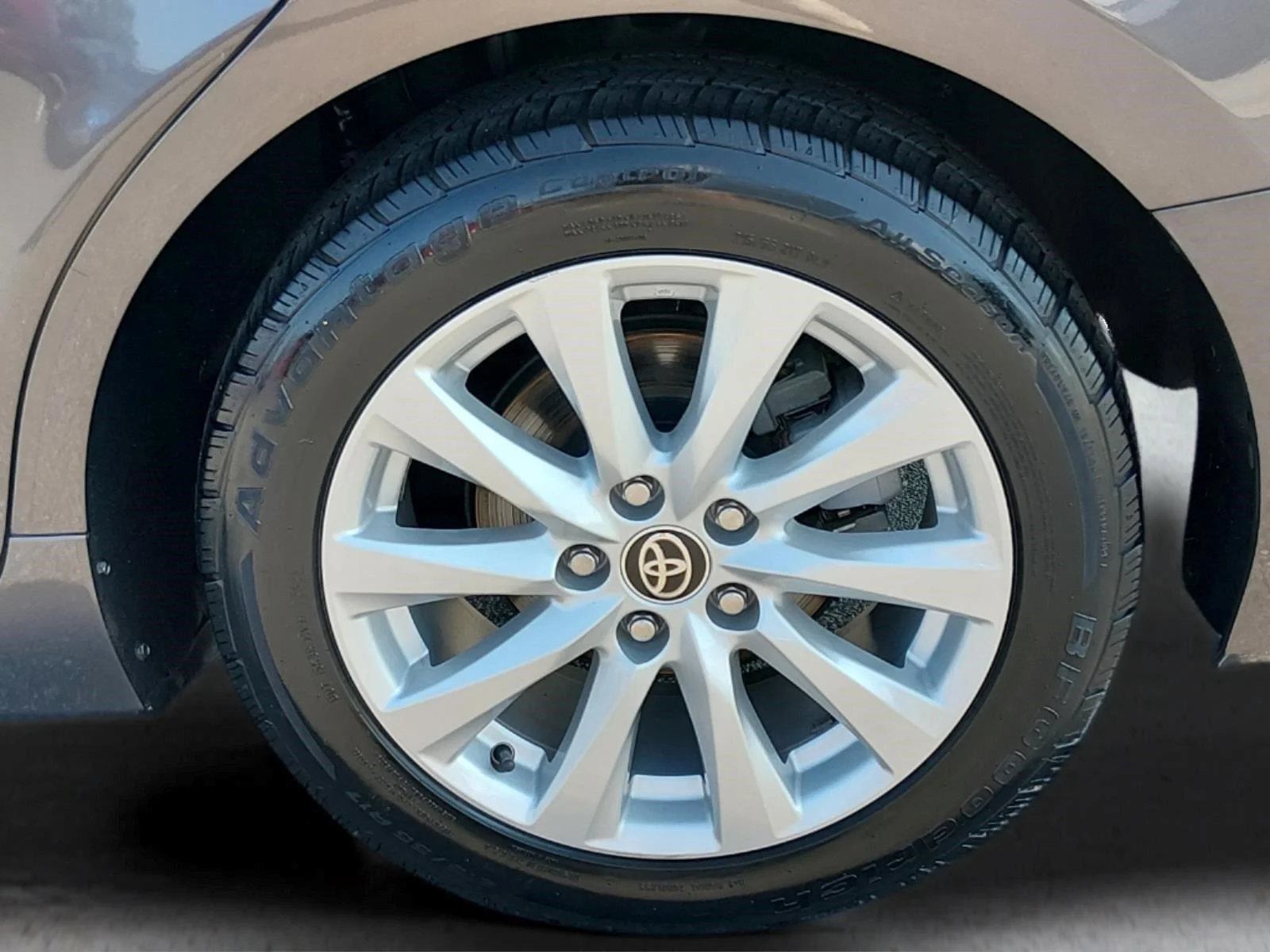 Used 2020 Predawn Gray Mica Toyota LE image 12
