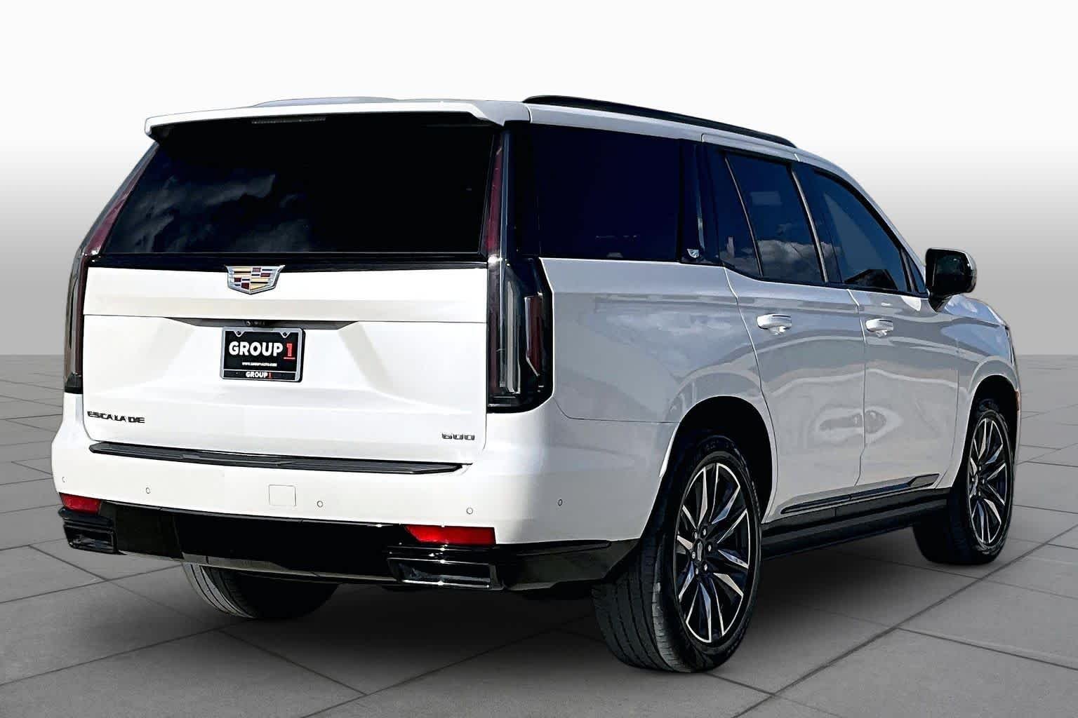 Used 2021 Crystal White Tricoat Cadillac Sport image 12