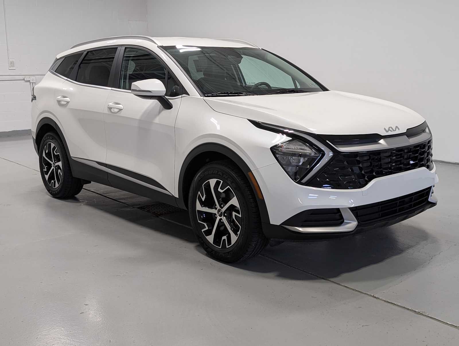 Certified Used 2023 Snow White Pearl Kia EX image 6