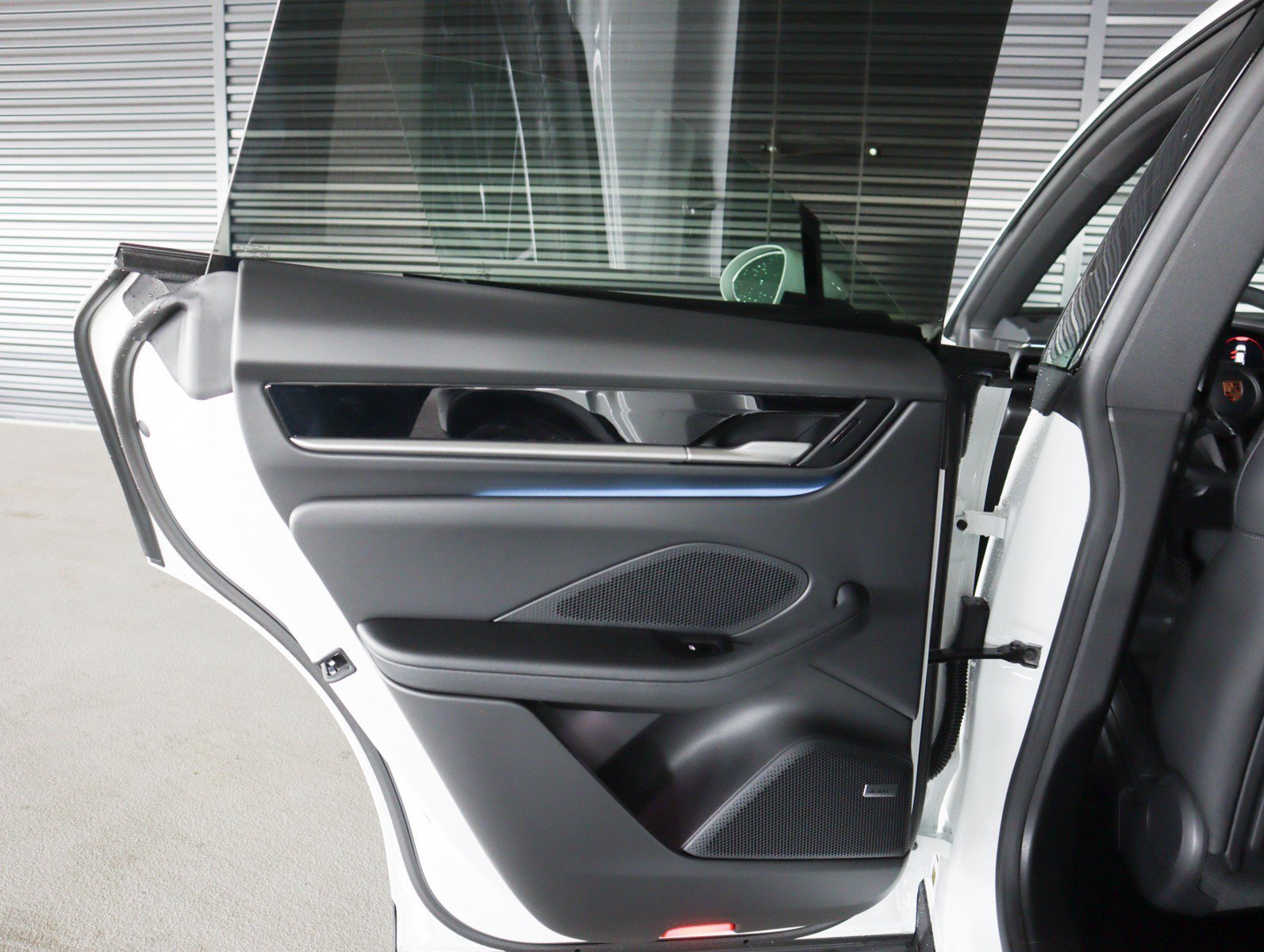 2026 Porsche Macan Base - Photo 23