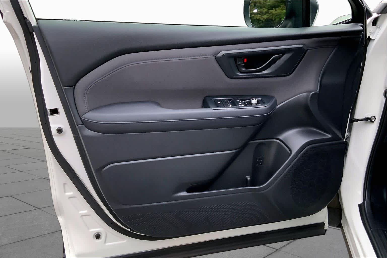 Used 2025 Crystal White Pearl Subaru Premium Hybrid image 19
