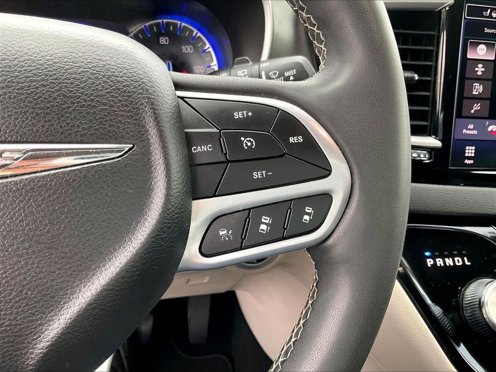 Used 2023 Black Chrysler Touring L image 20