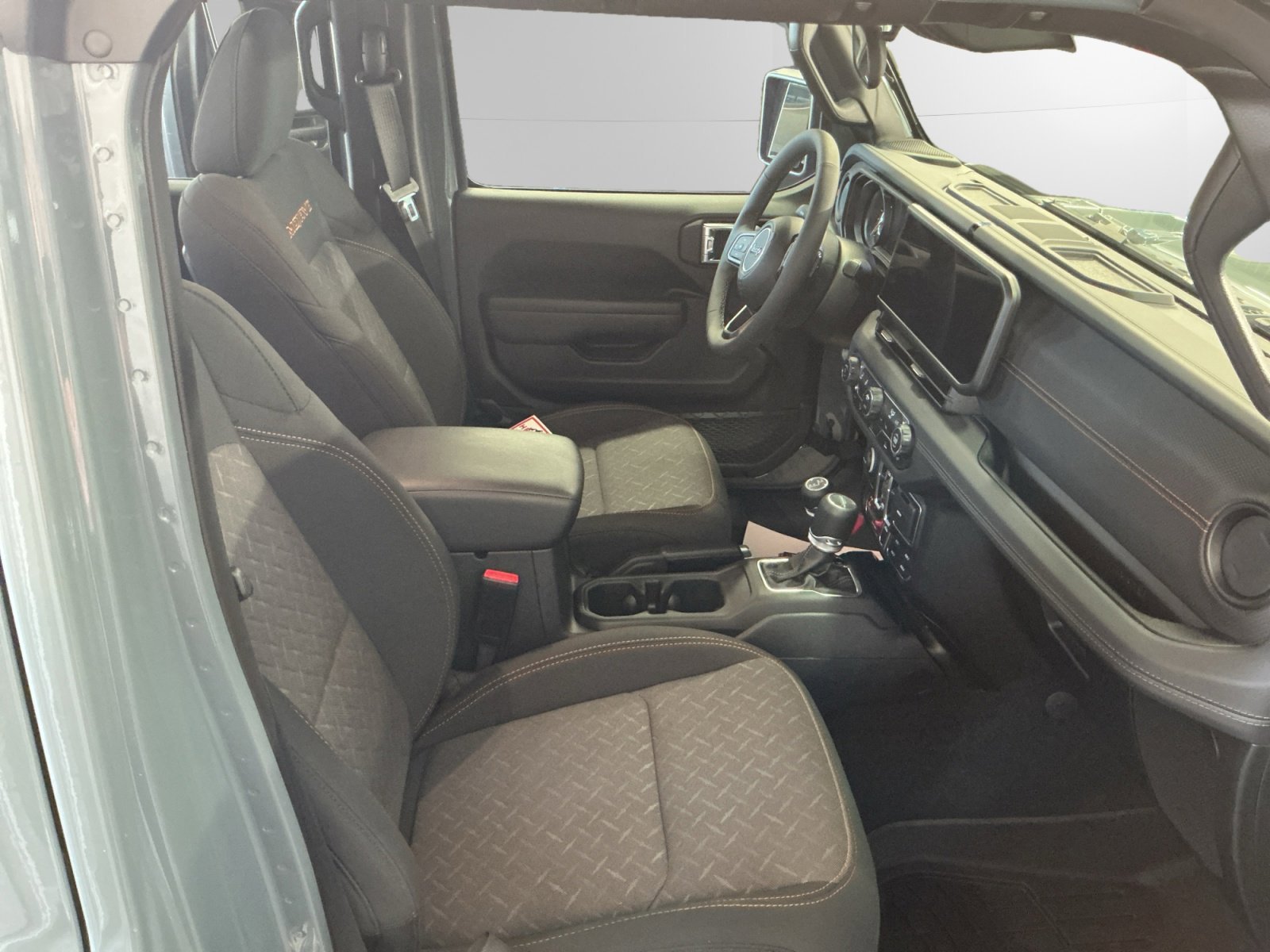 Used 2025 Anvil Clearcoat Jeep Mojave image 15