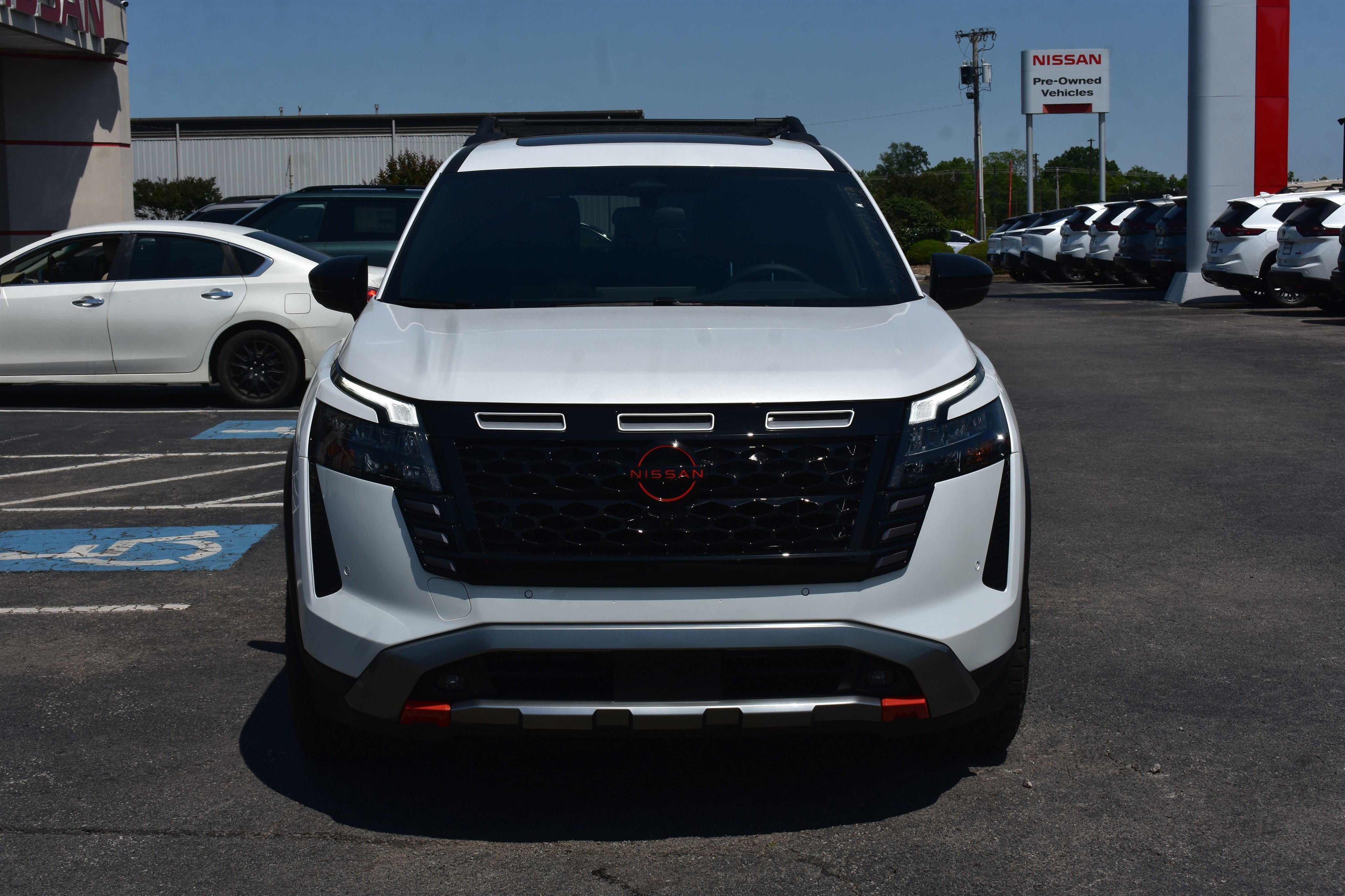 New 2026 Everest White Pearl TriCoat Nissan Rock Creek® image 2