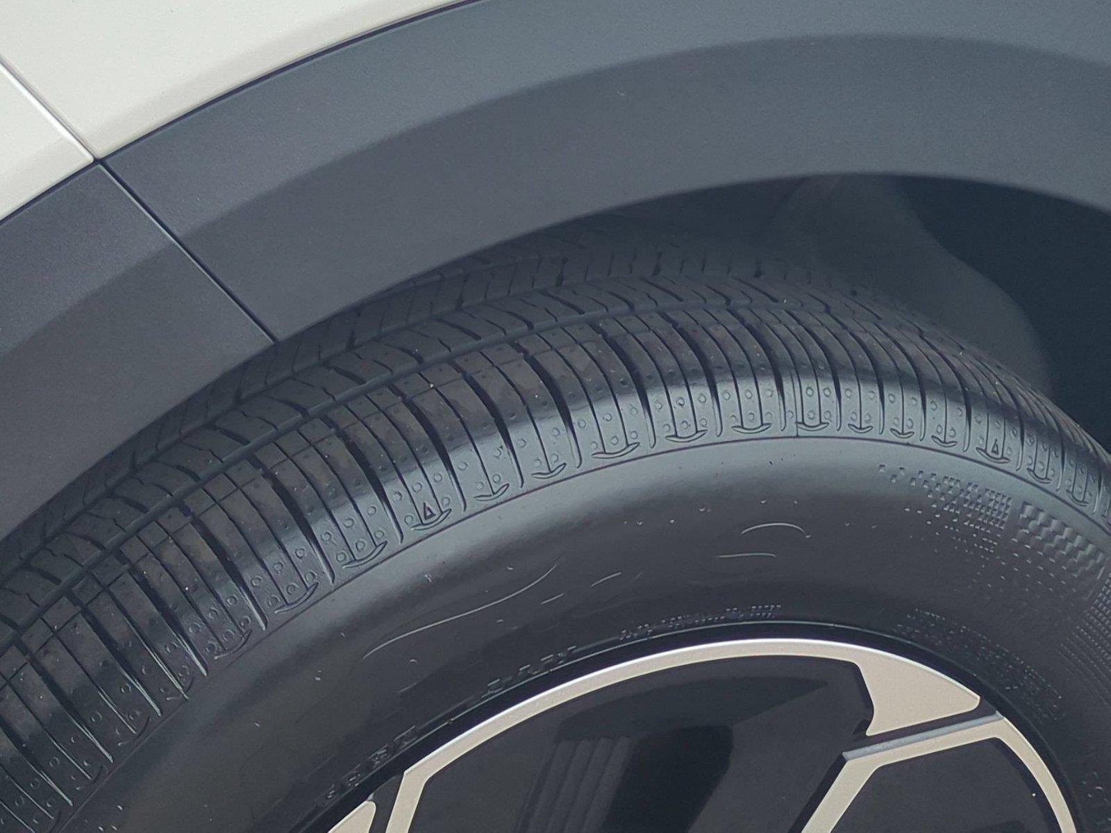 New 2026 Snow White Pearl Kia EX image 13