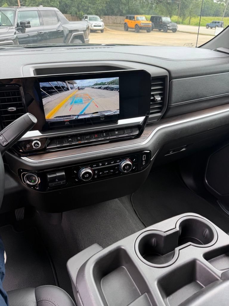 Used 2025 Onyx Black GMC SLT image 18