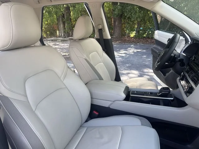Used 2024 White Nissan SL image 10