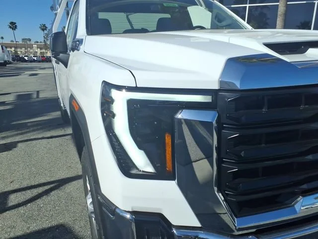 New 2026 Summit White GMC Pro image 3
