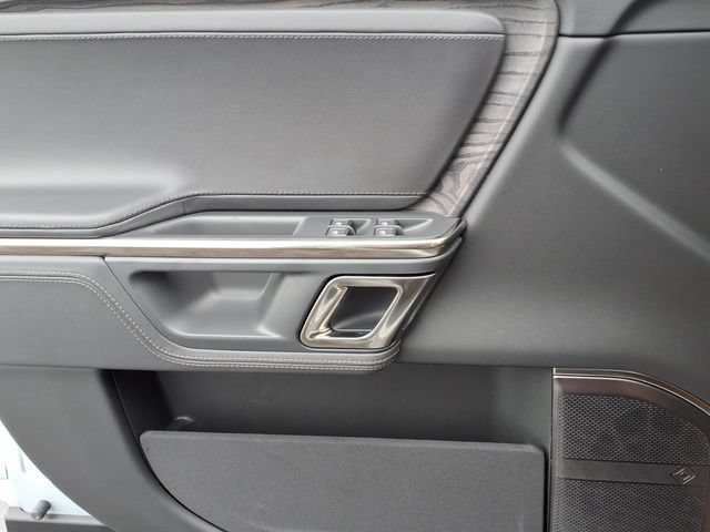 Used 2023  RIVIAN Adventure image 13