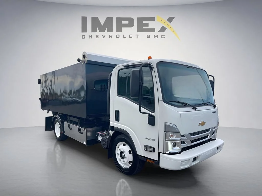 Used 2024 Arc White Chevrolet 1WT image 7