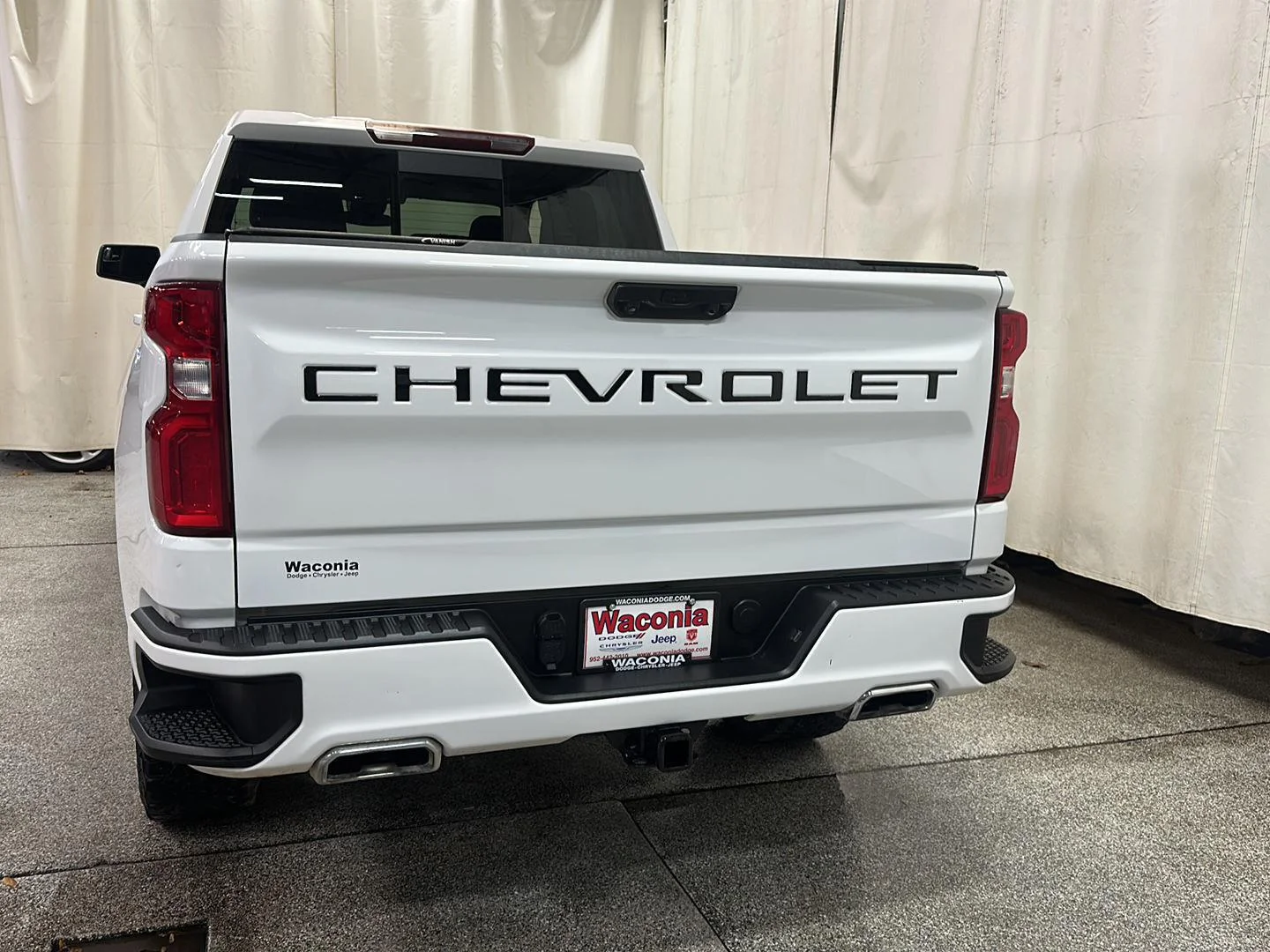 Used 2024 Summit White Chevrolet RST image 4