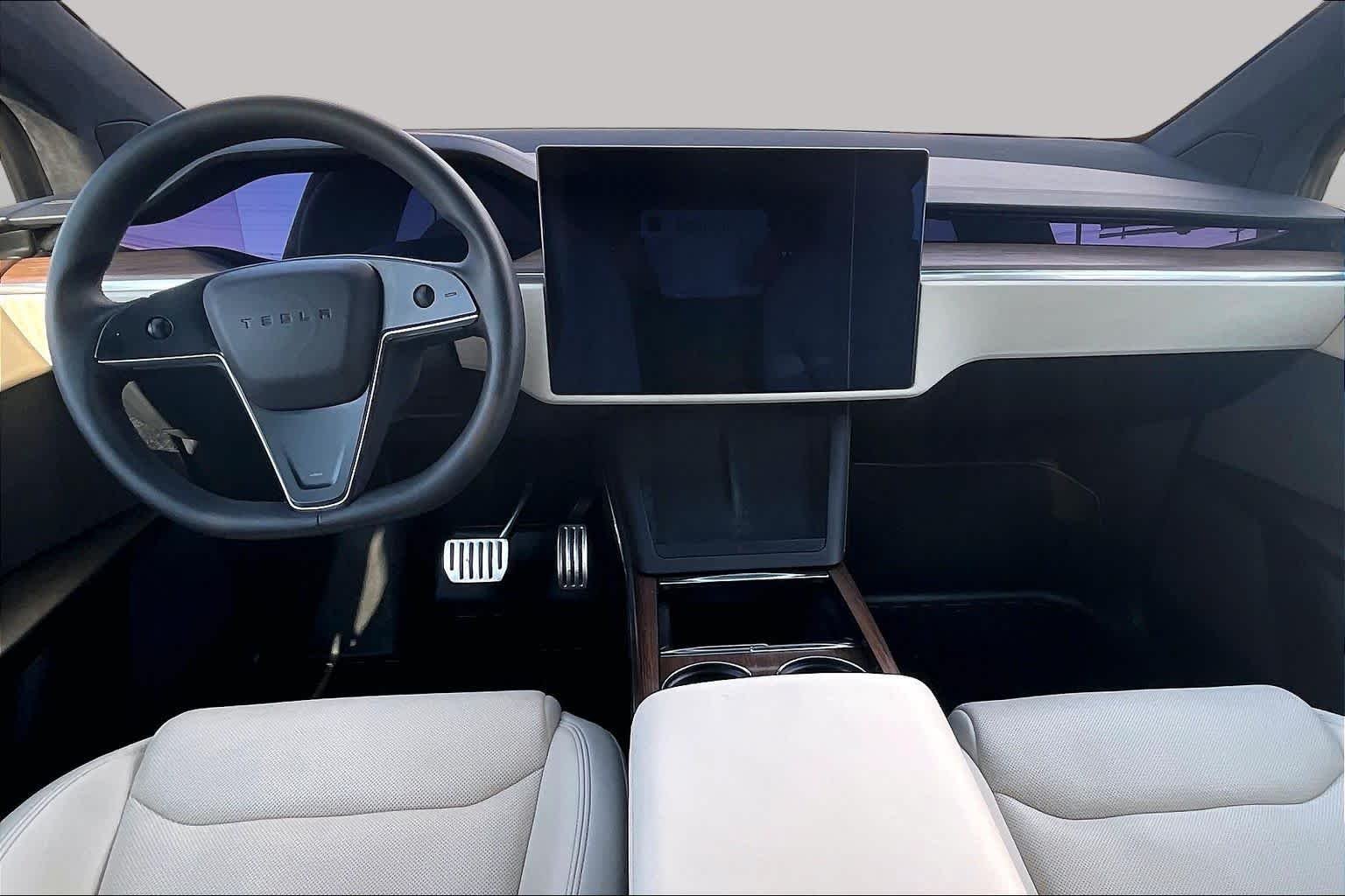 2022 Tesla Model X Long Range - Photo 13