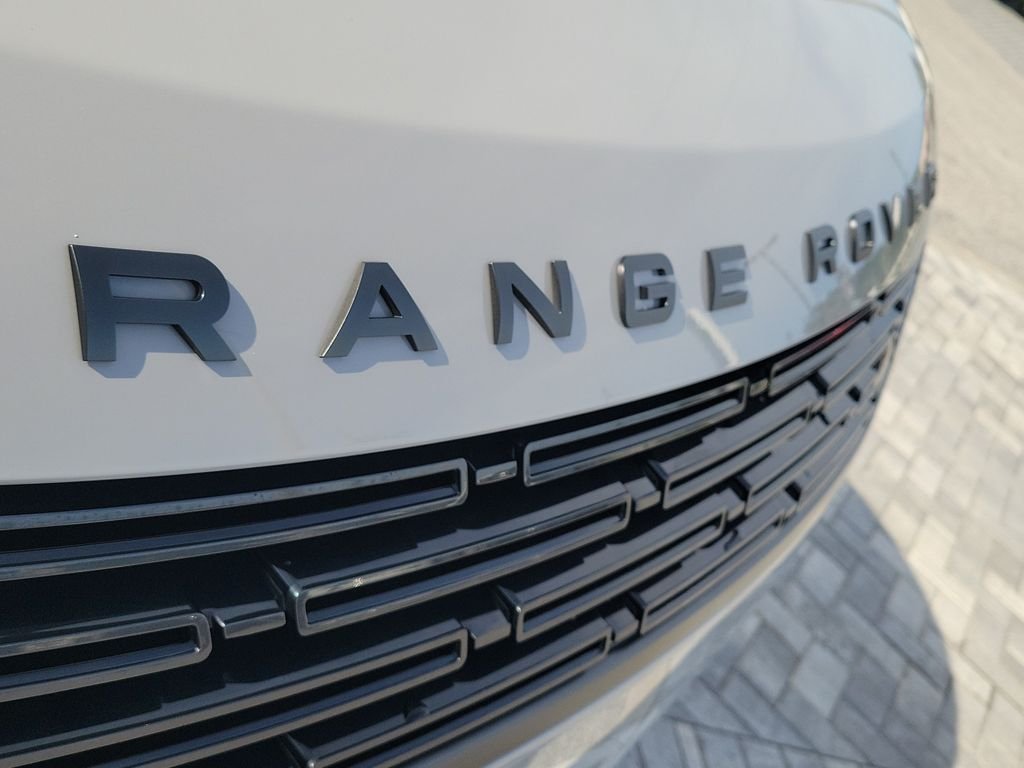Certified Used 2025 Borasco Grey Metallic Land Rover Dynamic SE image 9