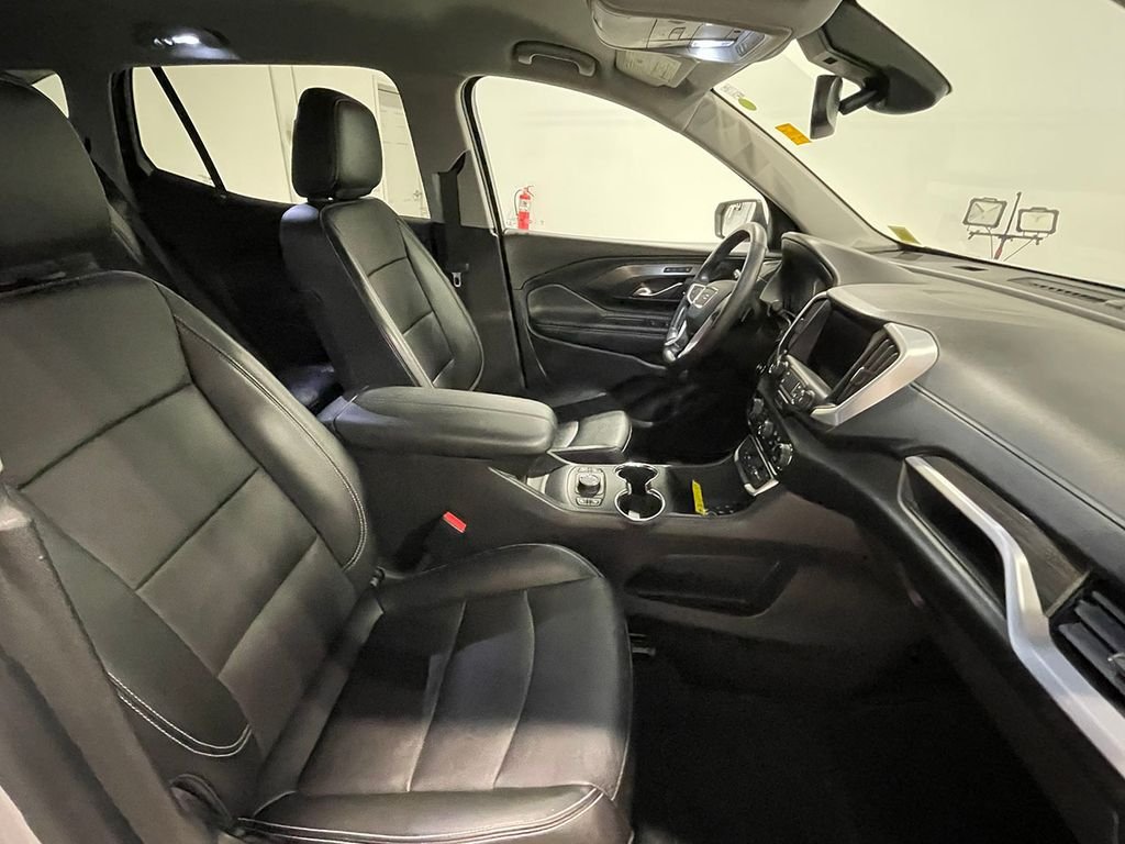 Used 2022 White GMC SLT image 26