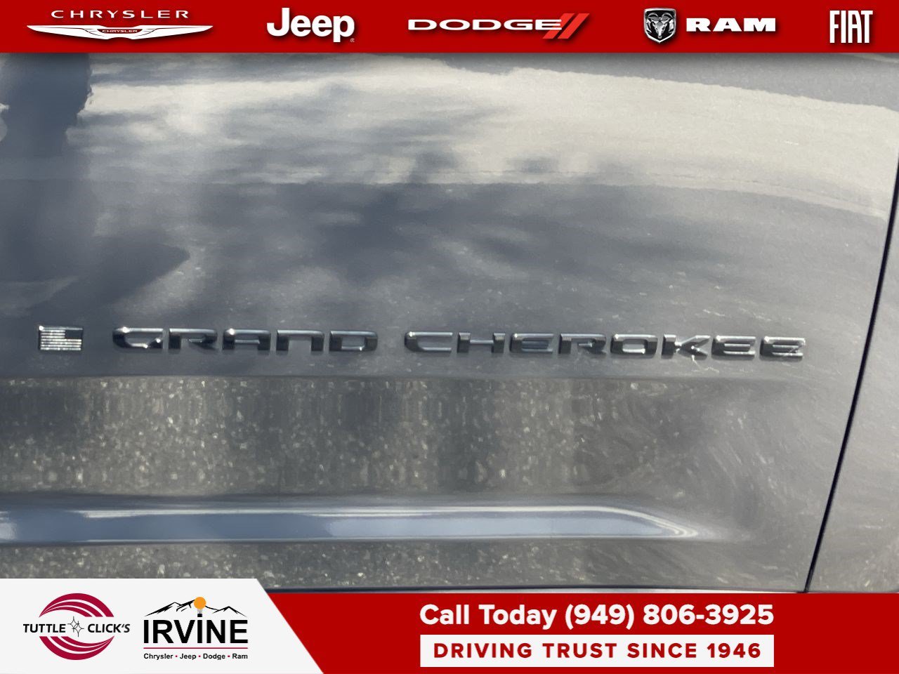 Certified Used 2023 Baltic Gray Metallic Clearcoat Jeep Altitude image 8