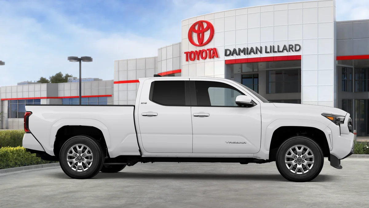 New 2026 Ice Cap Toyota SR5 image 44