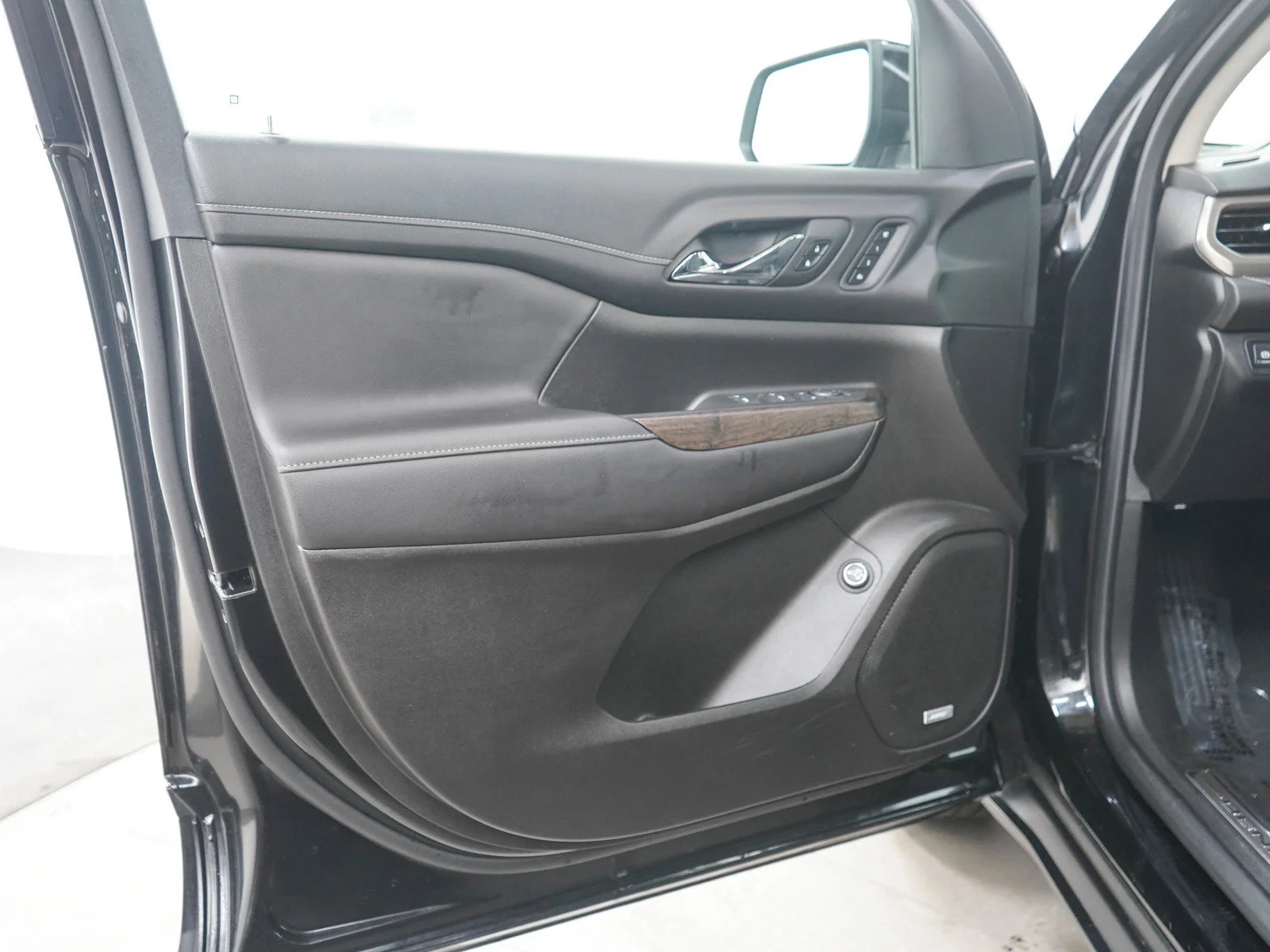 Used 2023 EBONY TWILIGHT METALLIC GMC Denali image 20