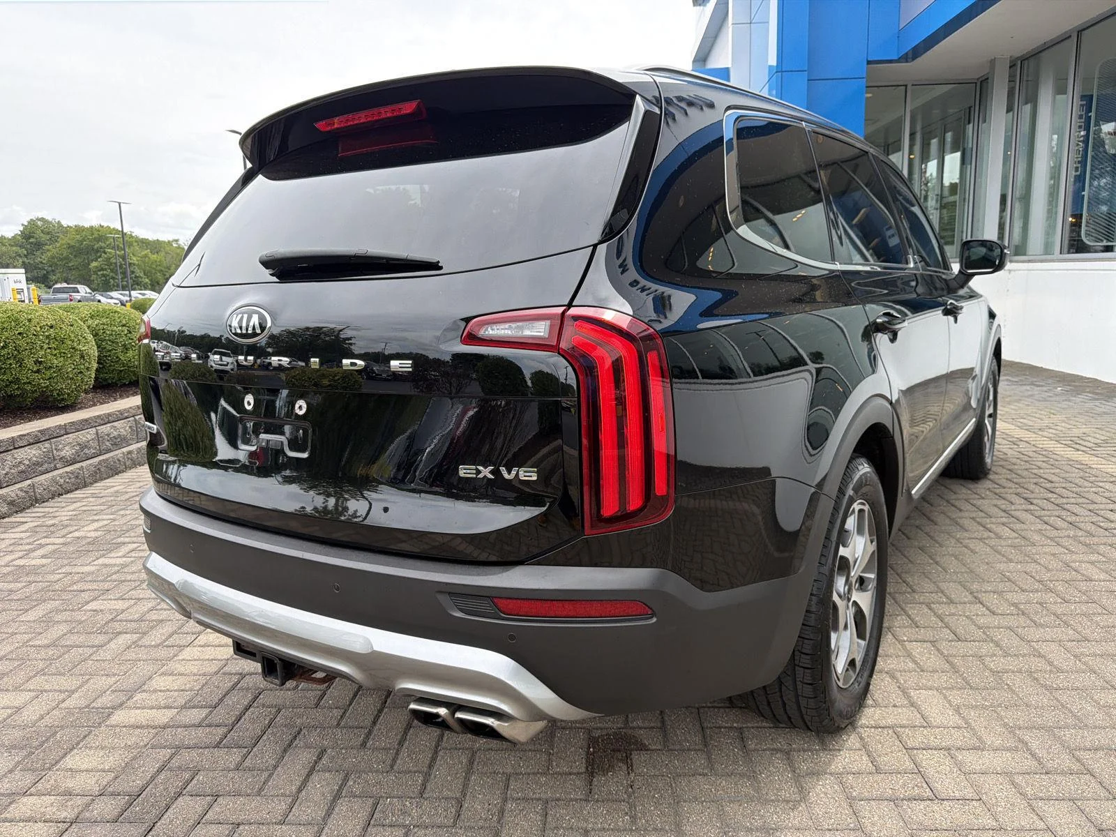Used 2020 Ebony Black Kia EX image 5