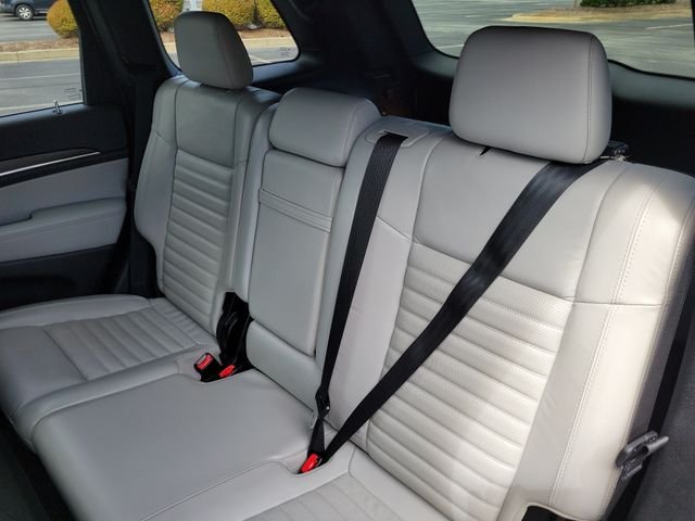 Used 2018 Bright White Clearcoat Jeep Limited image 9