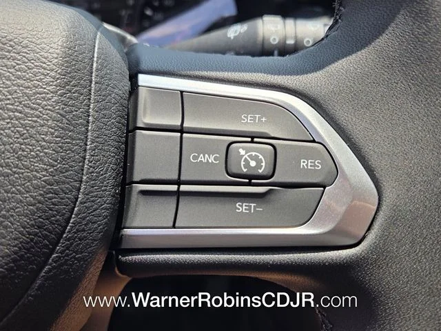 New 2026 Bright White Clearcoat Jeep Latitude image 26