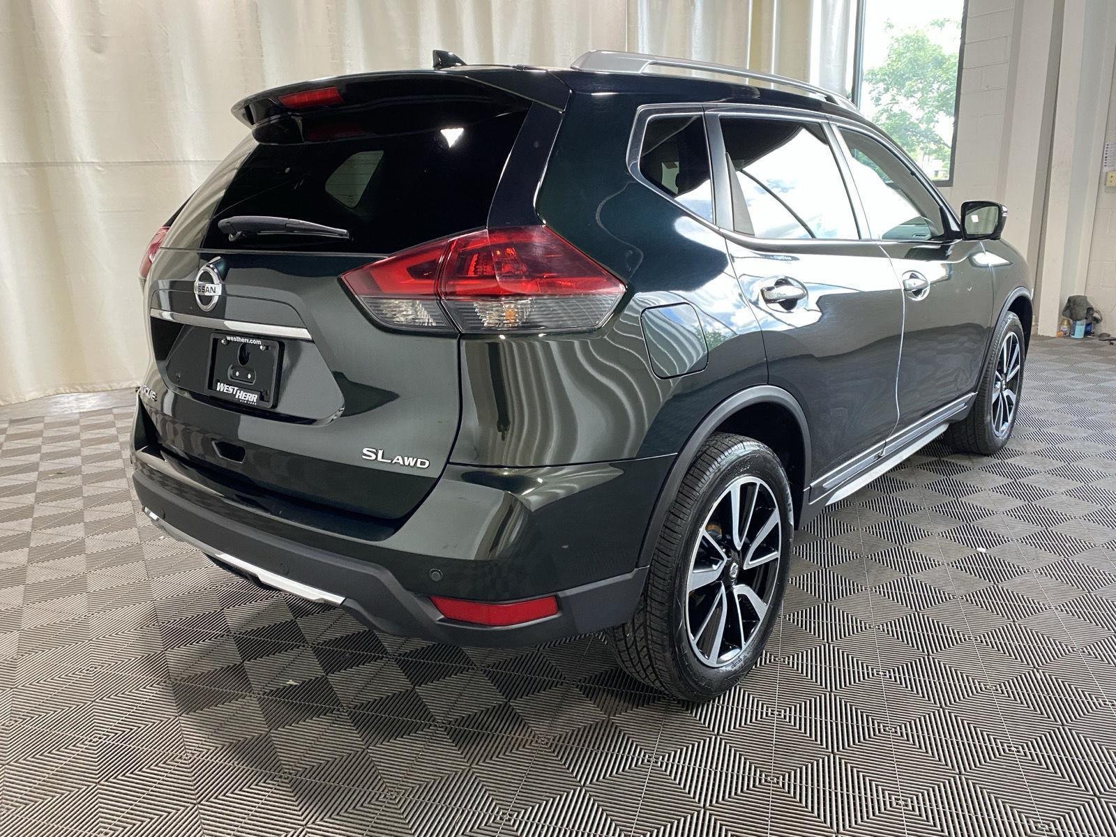 Used 2020 Midnight Pine Metallic Nissan SL image 7
