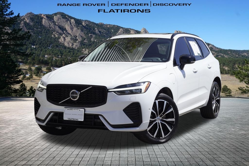 2023 Volvo XC60 T8 Plus Dark Theme AWD's photo