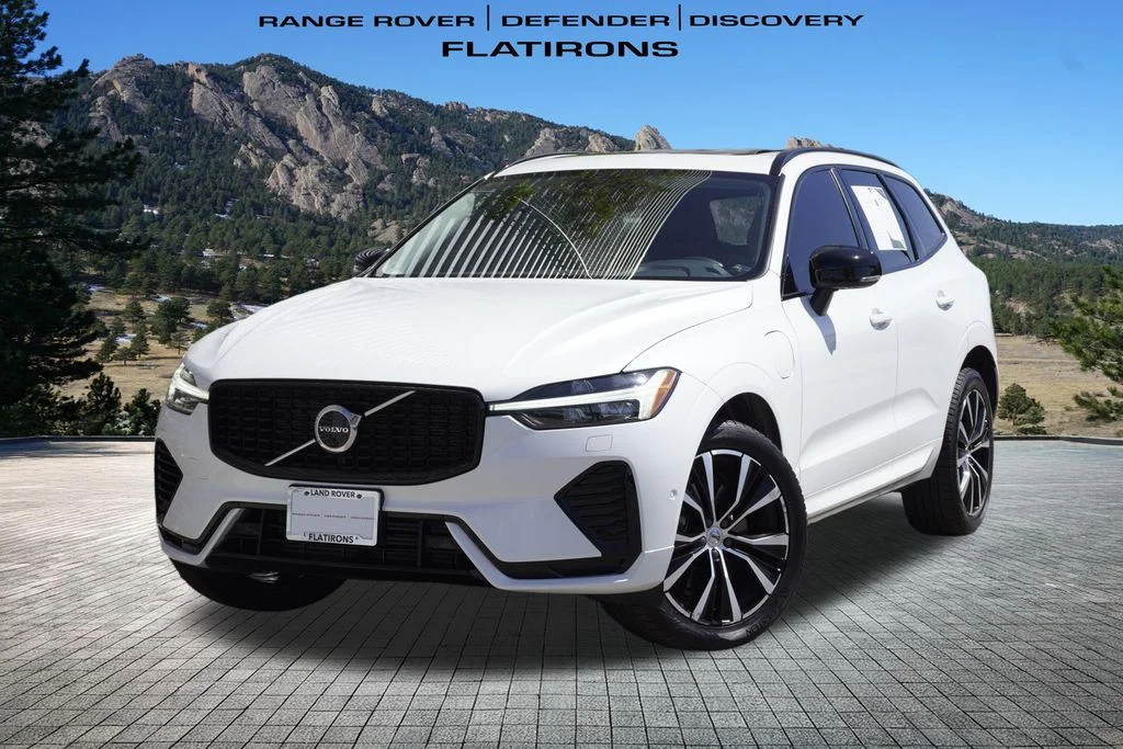2023 Volvo XC60 T8 Plus Dark Theme AWD's photo