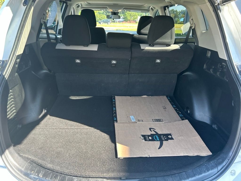 Used 2017 White Toyota XLE image 6