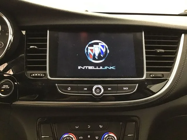 Used 2017 Silver Buick Preferred II image 9