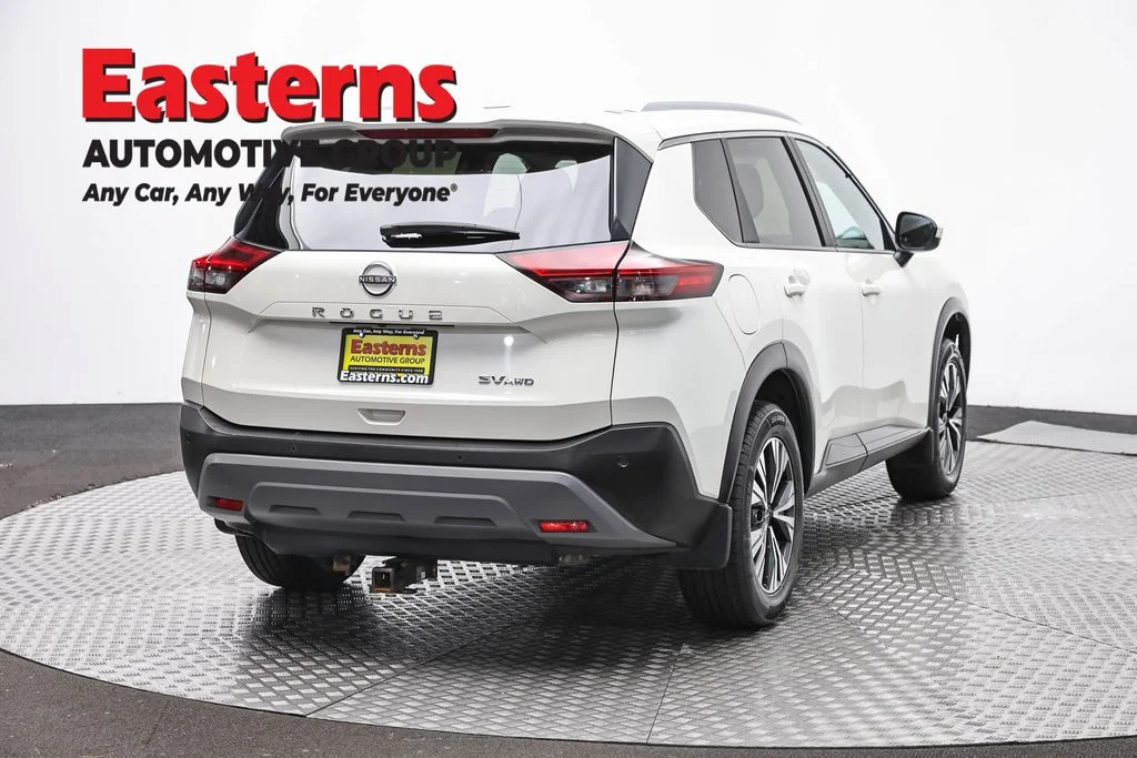 Used 2023 White Nissan SV image 5