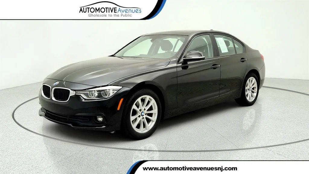 2018 BMW 3 Series 320i xDrive Sedan's photo