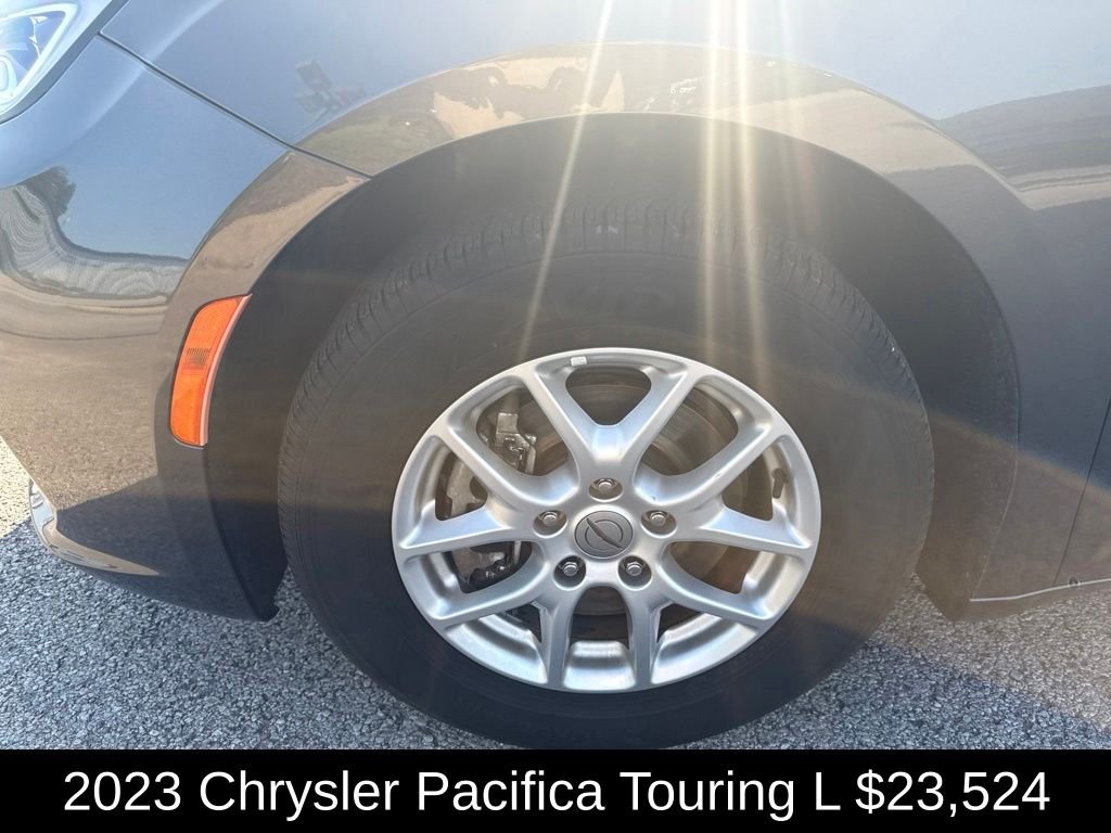 Used 2023 Crystal Metallic Chrysler Touring L image 9
