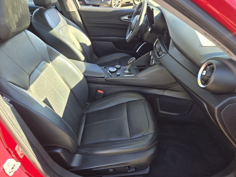 2019 Alfa Romeo Giulia Base - Photo 13