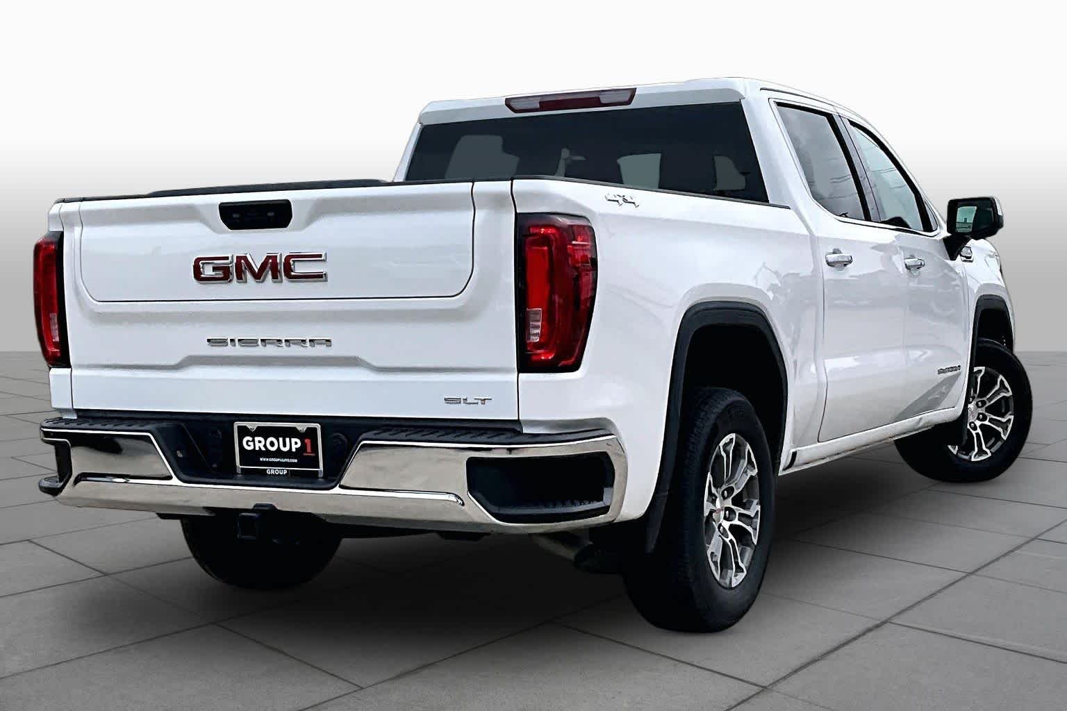 Used 2025 Summit White GMC SLT image 13