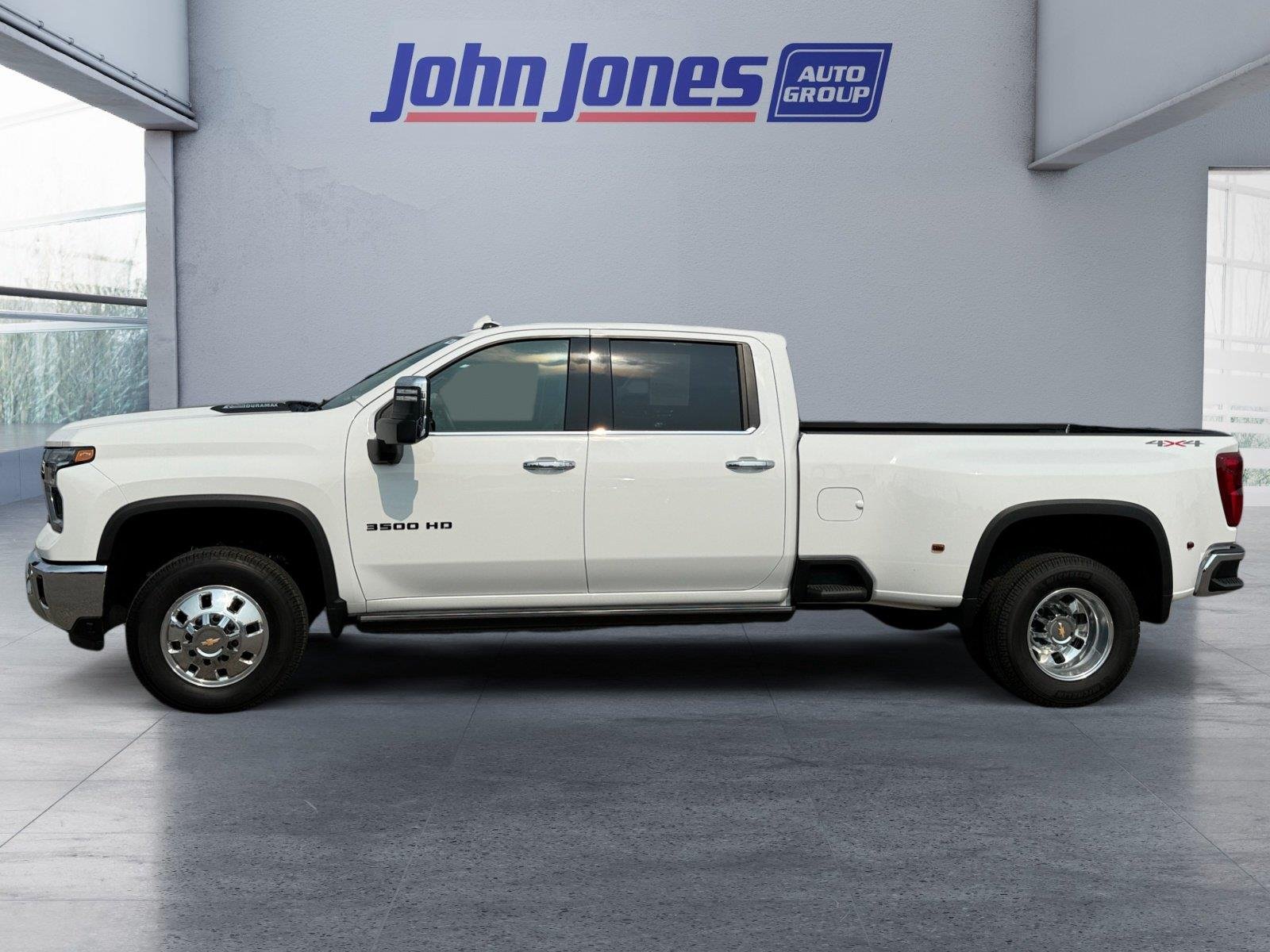 Used 2024 Summit White Chevrolet LTZ image 2