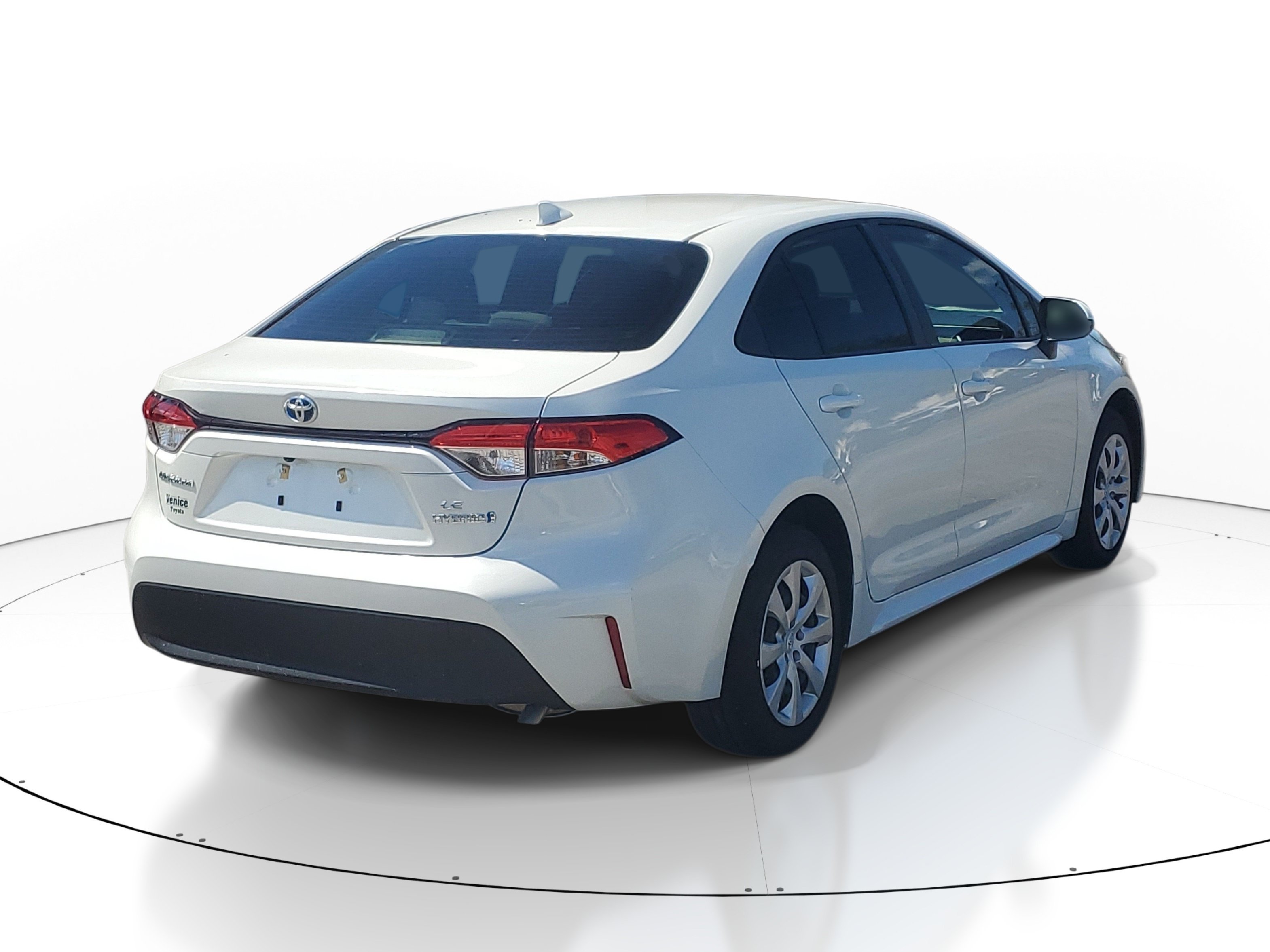 Used 2024 Wind Chill Pearl Toyota Hybrid LE image 5