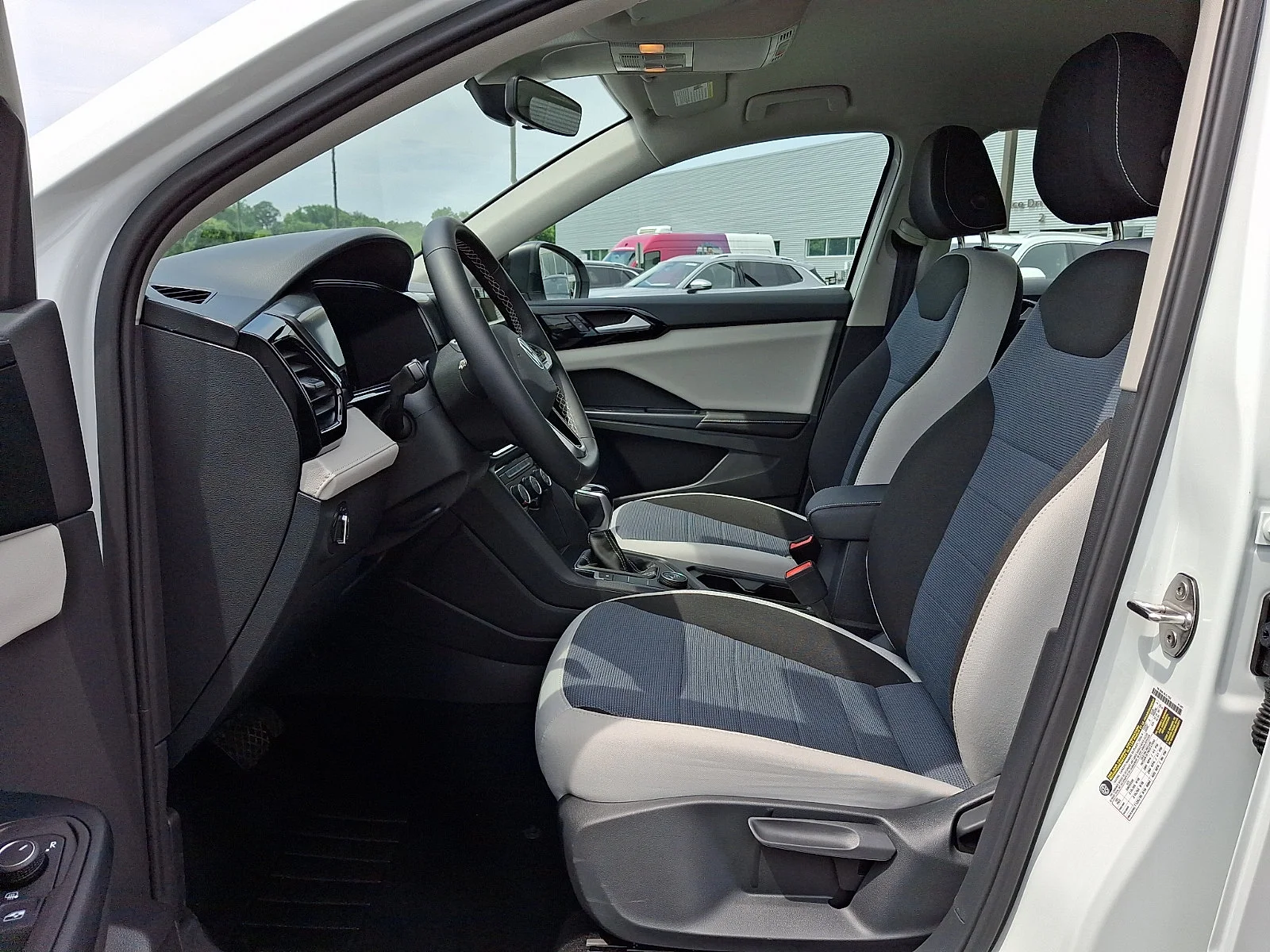 Used 2025 Pure White   0Q0q Volkswagen S image 13