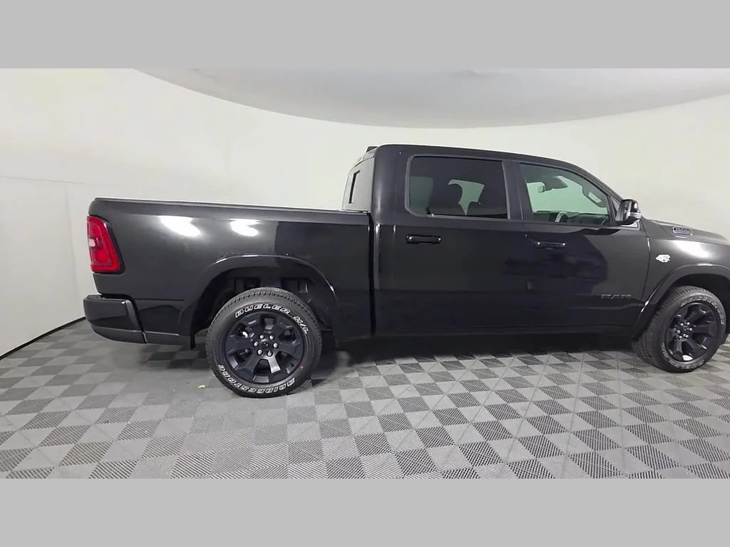 New 2026 Diamond Black Crystal Pearl-Coat Exterior Paint RAM Big Horn image 25