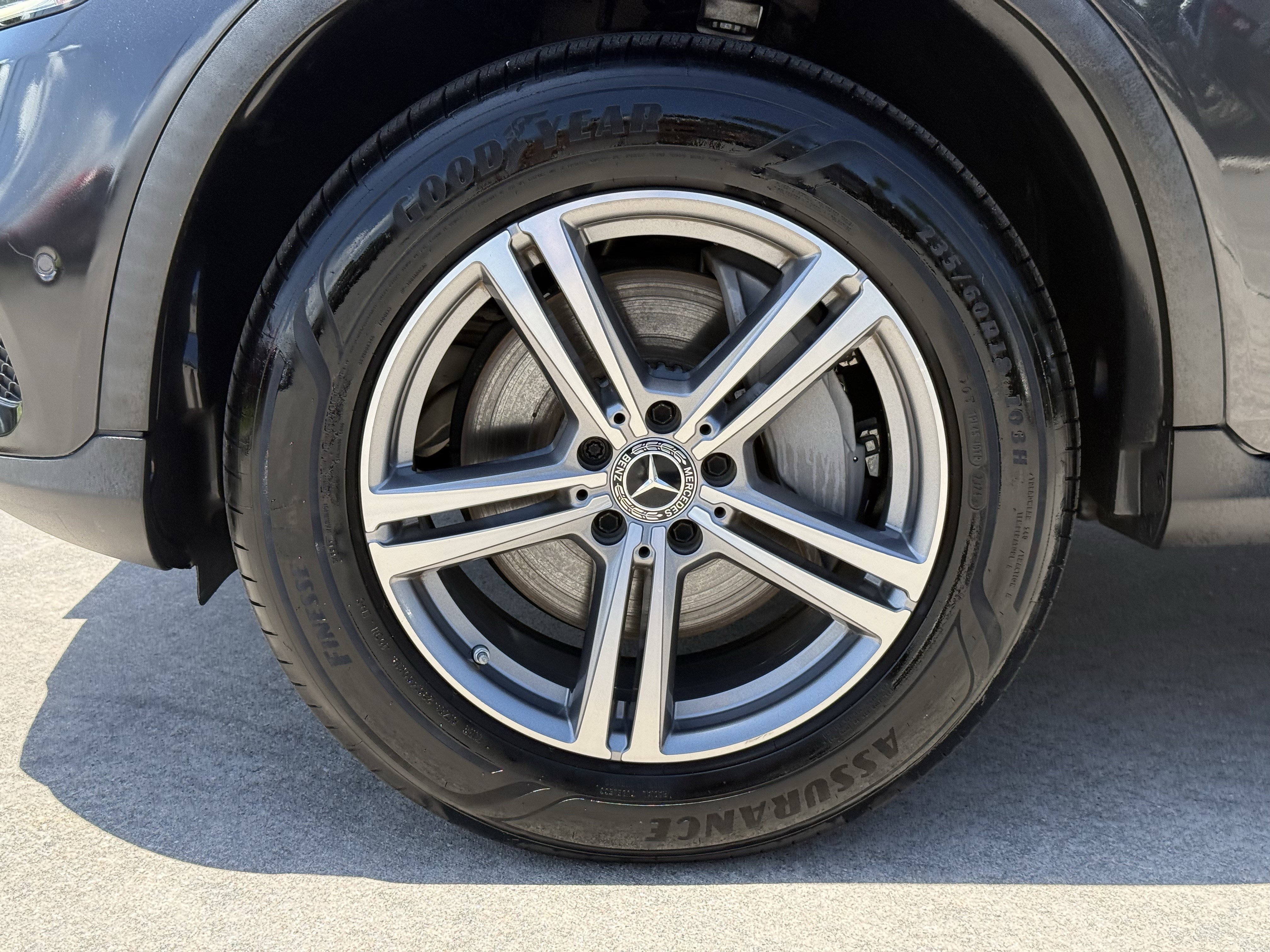2022 Mercedes-Benz GLC GLC300 - Photo 11