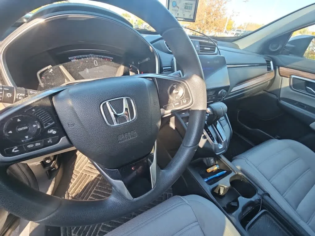 Certified Used 2018 Lunar Silver Metallic Honda EX image 7