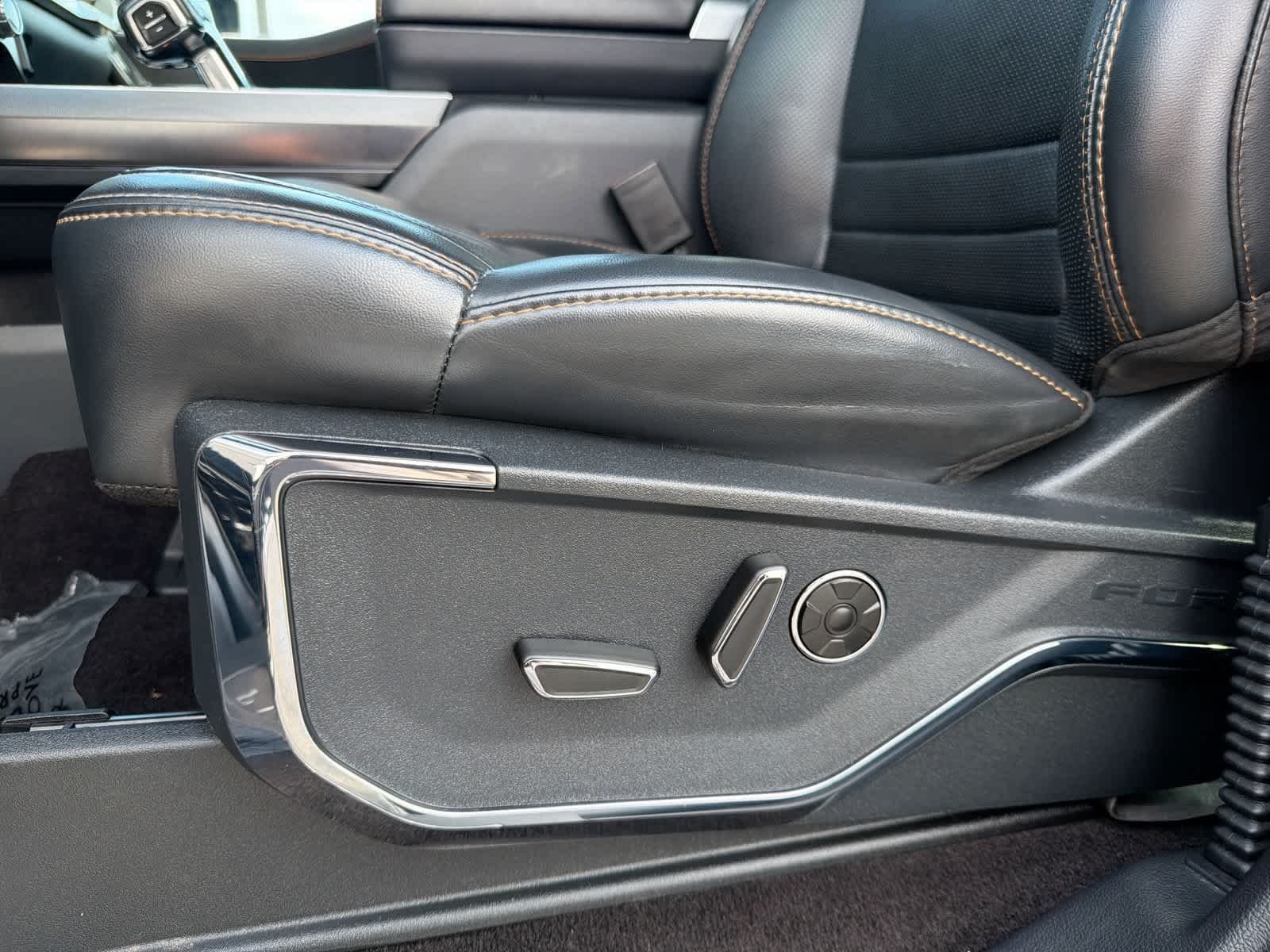 Used 2022 Agate Black Metallic Ford Platinum image 18