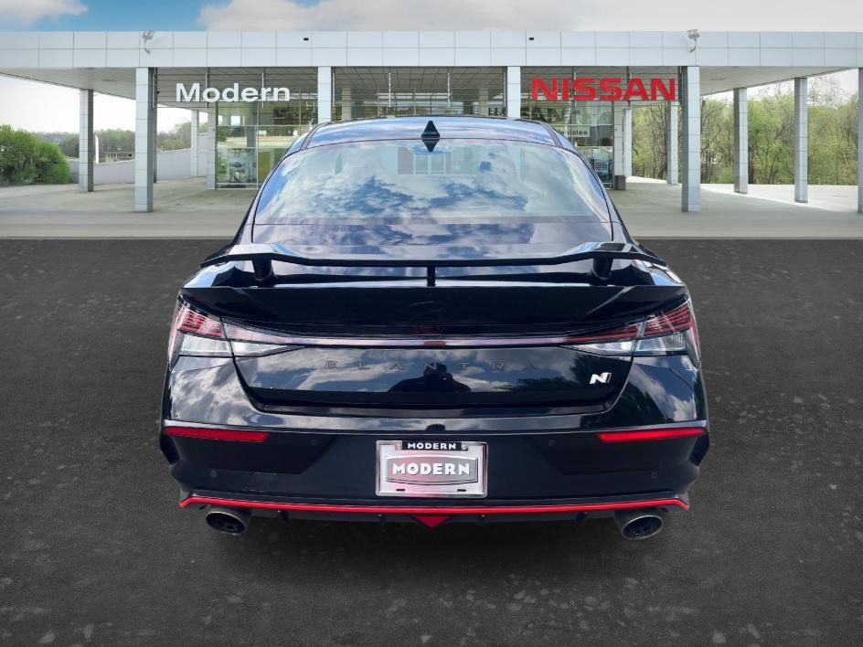 Used 2025 Abyss Black Hyundai Base image 2