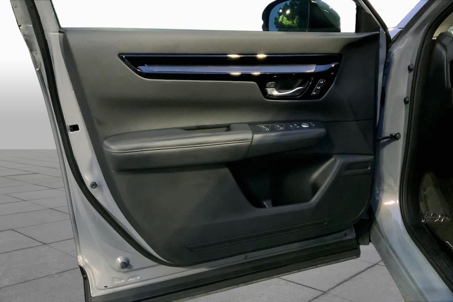 Used 2024 Urban Gray Pearl Honda EX-L image 21