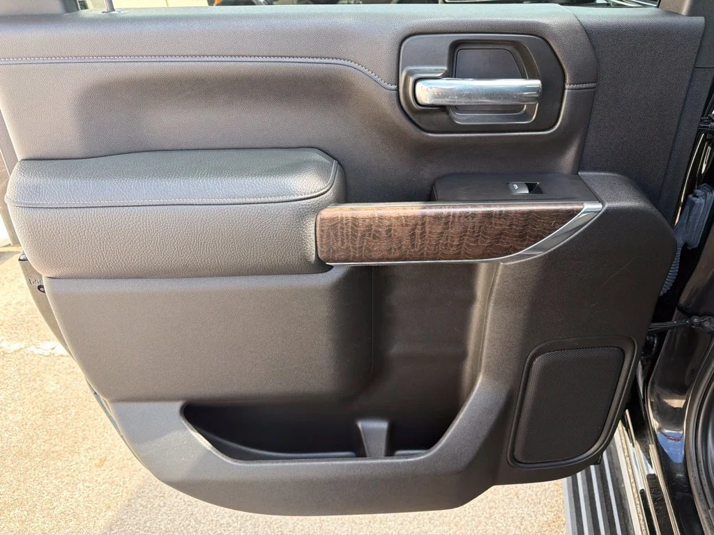 Used 2023 Onyx Black GMC Denali image 27